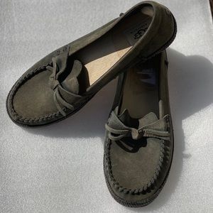 Uggs Green moccasins. Size: US 9/EU 40